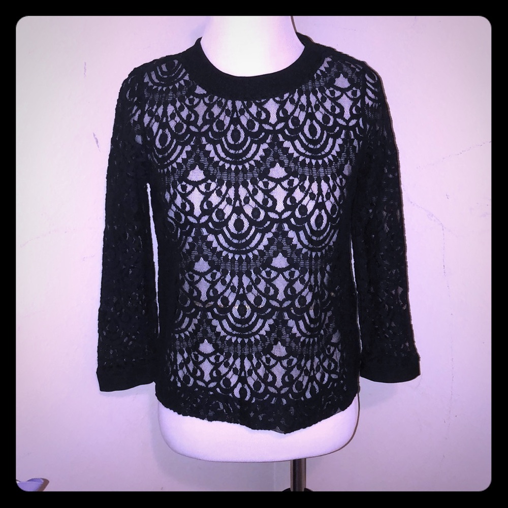 BR Beautiful black lace top